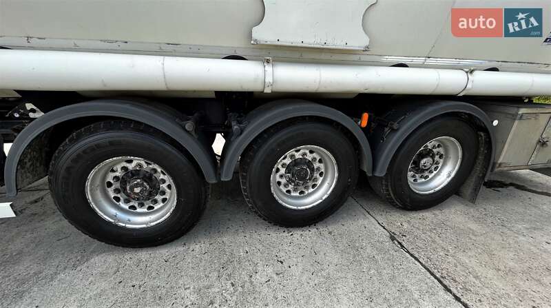 Цистерна полуприцеп Indox SC-3 2002 в Львове