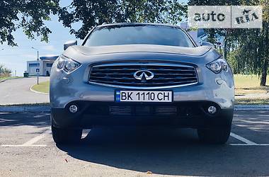 Внедорожник / Кроссовер Infiniti FX 30 2010 в Ровно