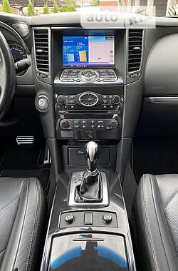 Внедорожник / Кроссовер Infiniti FX 30 2011 в 