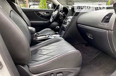 Внедорожник / Кроссовер Infiniti FX 30 2011 в 