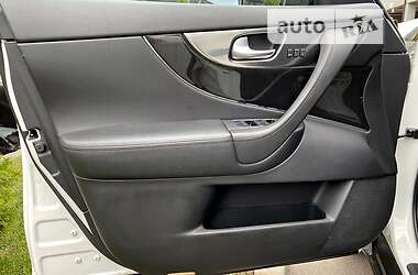 Внедорожник / Кроссовер Infiniti FX 30 2011 в 