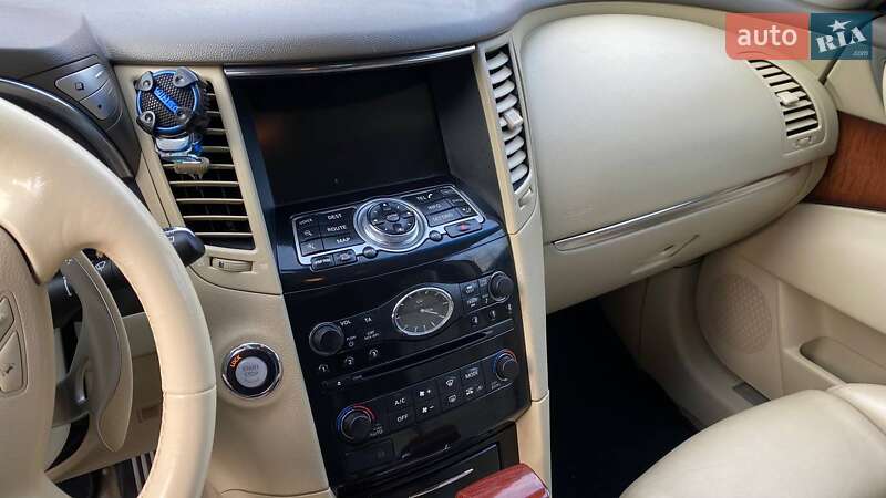 Внедорожник / Кроссовер Infiniti FX 30 2011 в Шептицькому