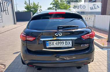 Внедорожник / Кроссовер Infiniti FX 30 2013 в Киеве