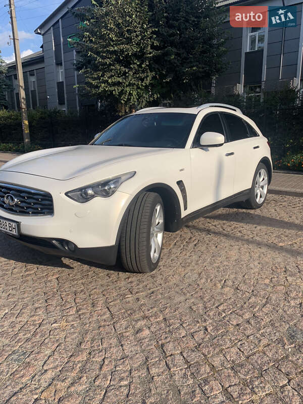 Позашляховик / Кросовер Infiniti FX 30 2011 в Корсунь-Шевченківському