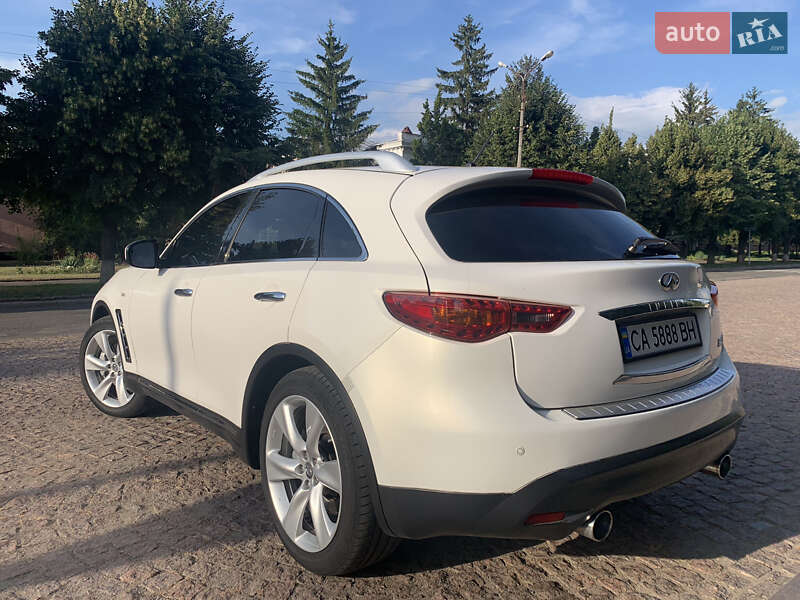 Позашляховик / Кросовер Infiniti FX 30 2011 в Корсунь-Шевченківському