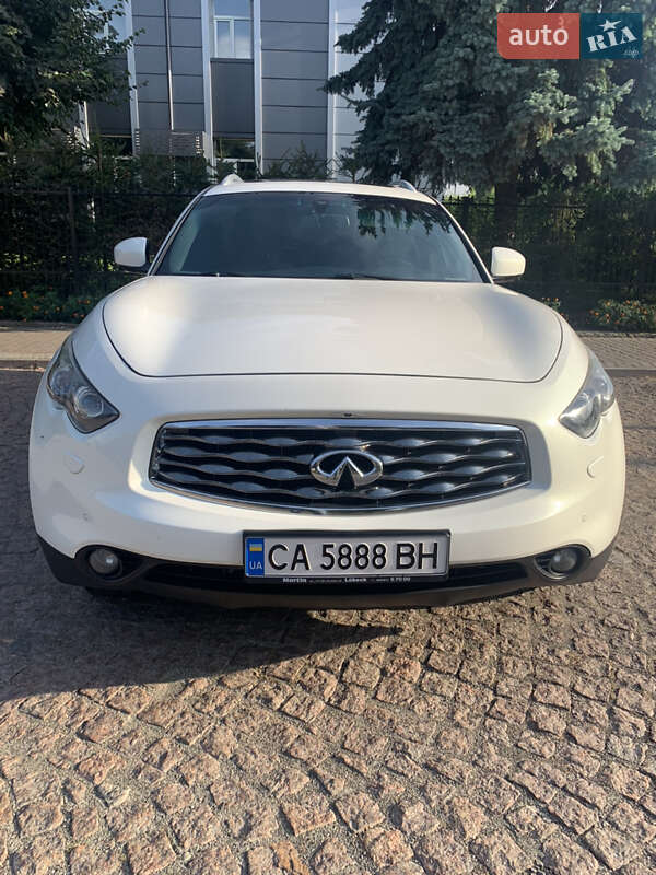 Позашляховик / Кросовер Infiniti FX 30 2011 в Корсунь-Шевченківському