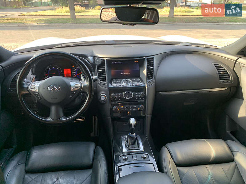 Позашляховик / Кросовер Infiniti FX 30 2011 в Корсунь-Шевченківському