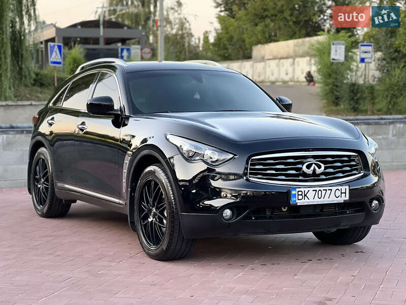 Позашляховик / Кросовер Infiniti FX 30 2011 в 