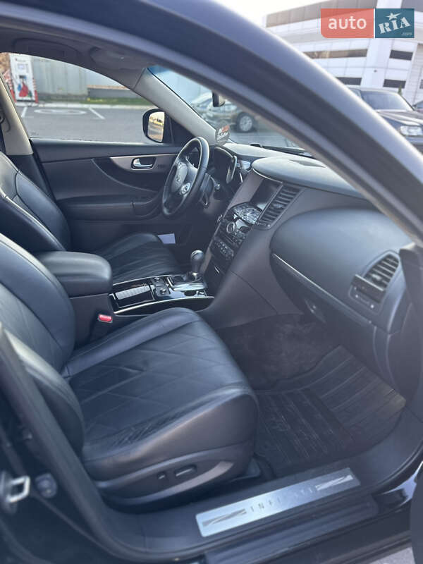 Позашляховик / Кросовер Infiniti FX 30 2012 в Києві