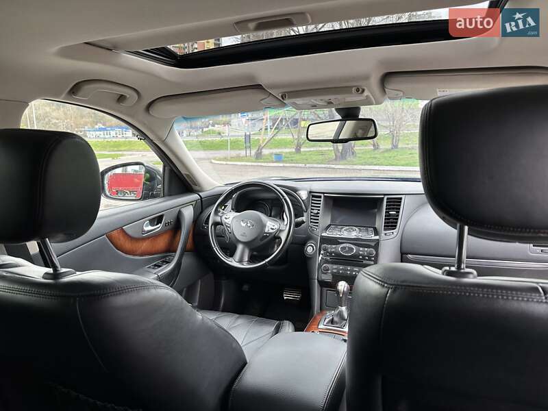 Позашляховик / Кросовер Infiniti FX 30 2013 в Києві