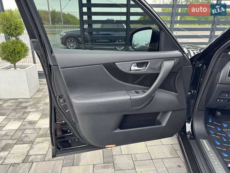 Внедорожник / Кроссовер Infiniti FX 30 2011 в Ровно фото 15 Внедорожник / Кроссовер Infiniti FX 30 2011 в Ровно