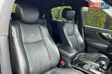 Внедорожник / Кроссовер Infiniti FX 30 2010 в 