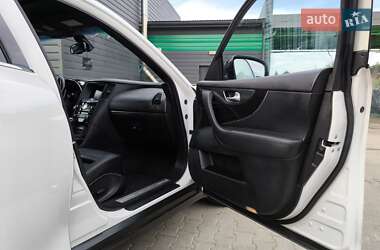 Внедорожник / Кроссовер Infiniti FX 30 2010 в 