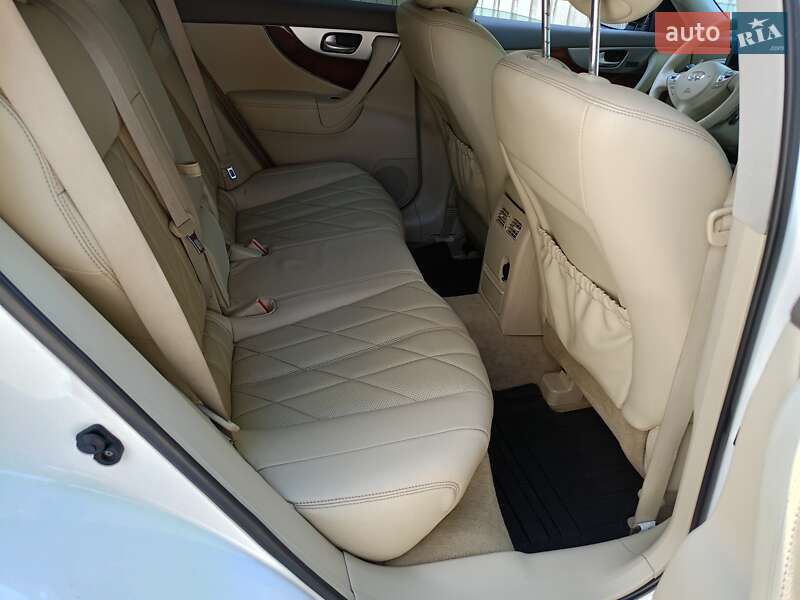 Позашляховик / Кросовер Infiniti FX 30 2012 в Києві