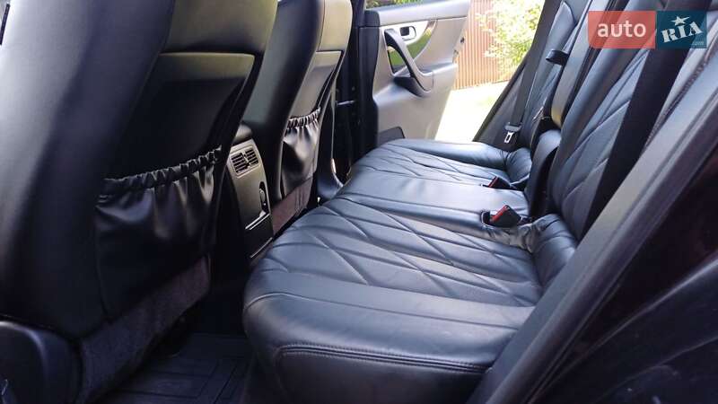 Внедорожник / Кроссовер Infiniti FX 30 2011 в Дрогобыче