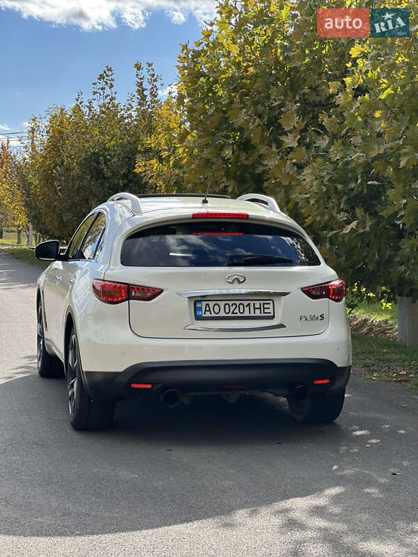 Внедорожник / Кроссовер Infiniti FX 30 2011 в Виноградове фото 7 Внедорожник / Кроссовер Infiniti FX 30 2011 в Виноградове