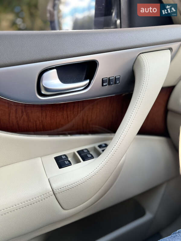 Внедорожник / Кроссовер Infiniti FX 30 2011 в Виноградове фото 14 Внедорожник / Кроссовер Infiniti FX 30 2011 в Виноградове
