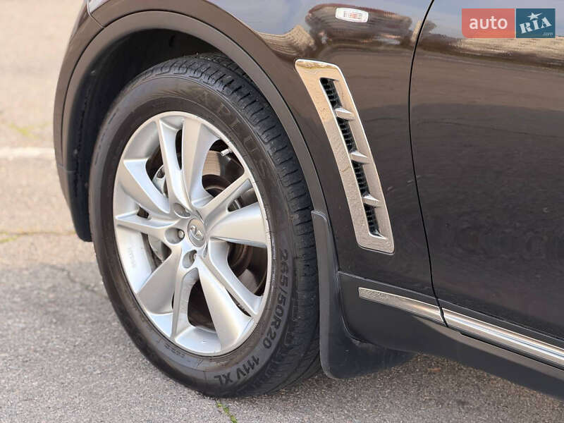 Внедорожник / Кроссовер Infiniti FX 30 2012 в Запорожье