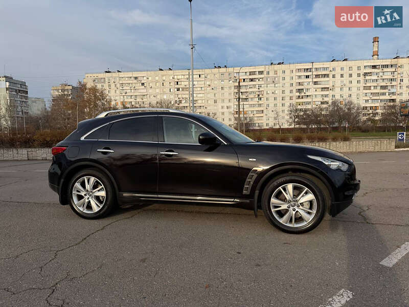 Внедорожник / Кроссовер Infiniti FX 30 2012 в Запорожье