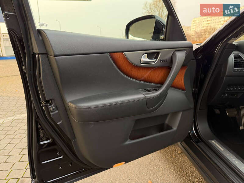 Внедорожник / Кроссовер Infiniti FX 30 2012 в Запорожье