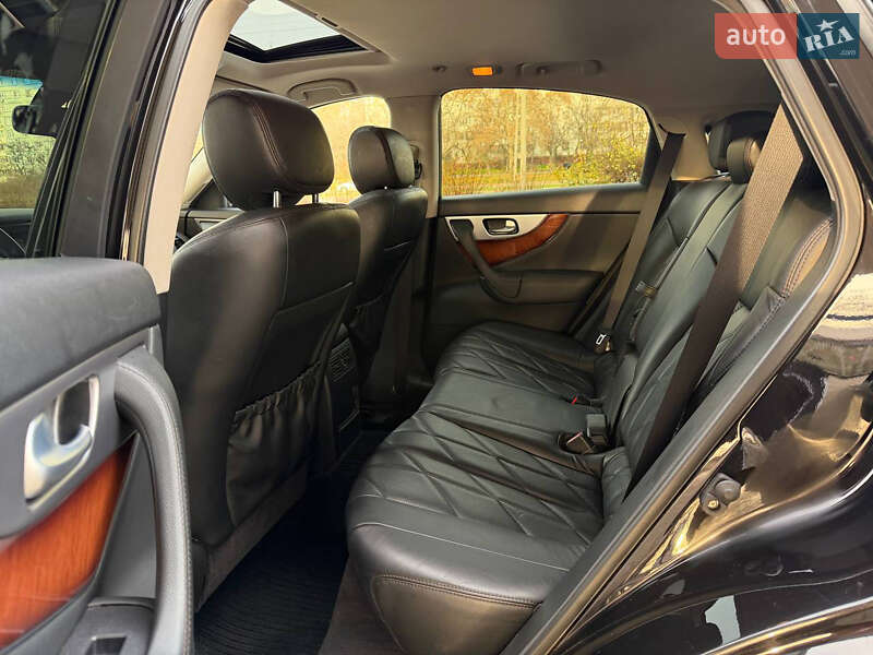 Внедорожник / Кроссовер Infiniti FX 30 2012 в Запорожье