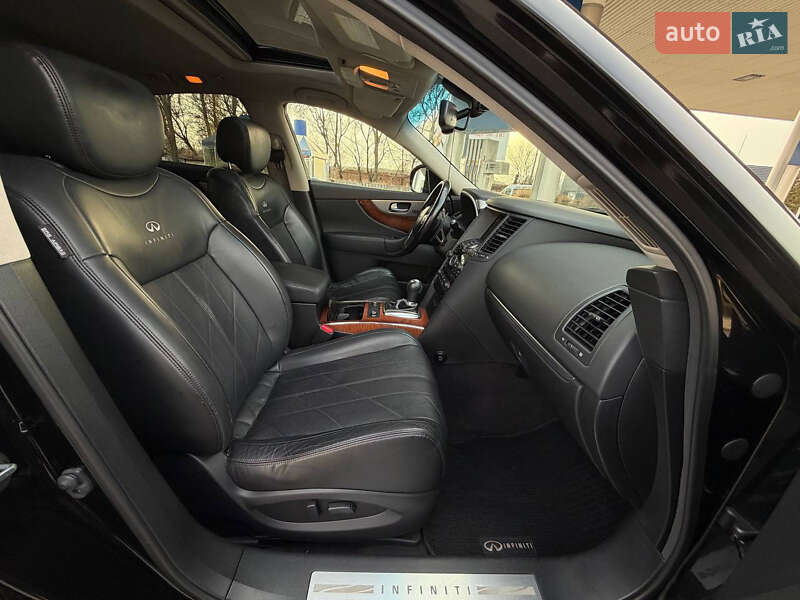 Внедорожник / Кроссовер Infiniti FX 30 2012 в Запорожье