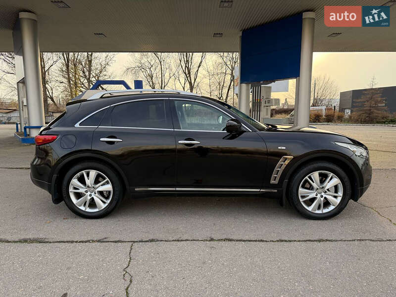 Внедорожник / Кроссовер Infiniti FX 30 2012 в Запорожье