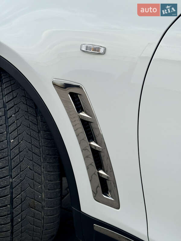 Внедорожник / Кроссовер Infiniti FX 30 2010 в Черновцах