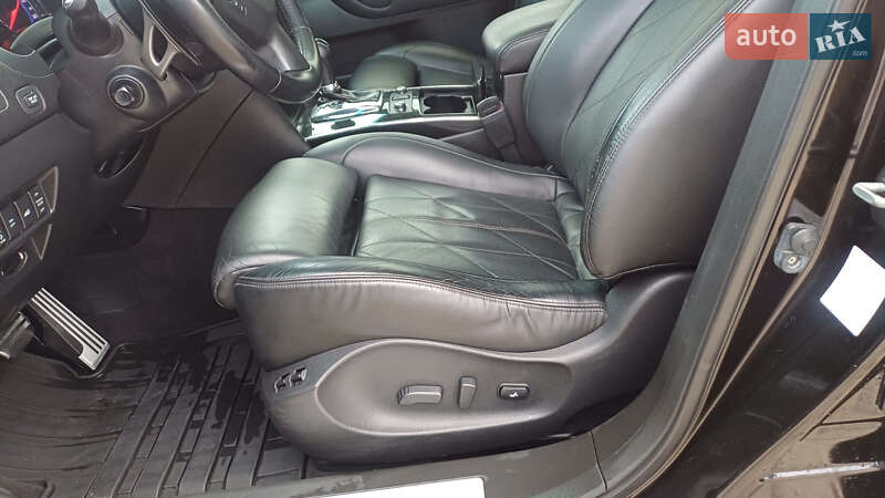 Внедорожник / Кроссовер Infiniti FX 30 2011 в Дрогобыче