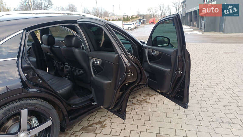 Внедорожник / Кроссовер Infiniti FX 30 2011 в Дрогобыче
