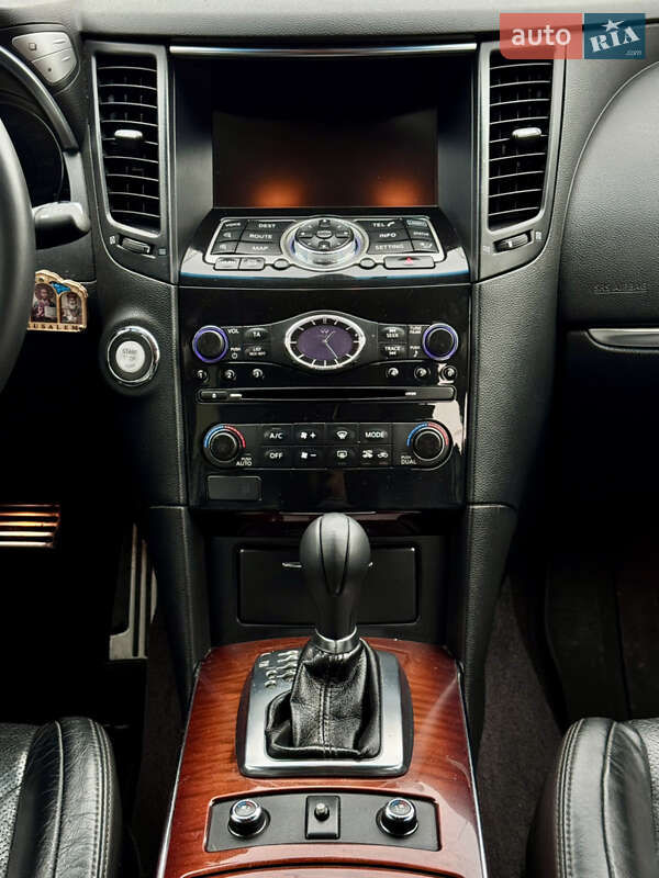 Внедорожник / Кроссовер Infiniti FX 30 2012 в Киеве фото 35 Внедорожник / Кроссовер Infiniti FX 30 2012 в Киеве