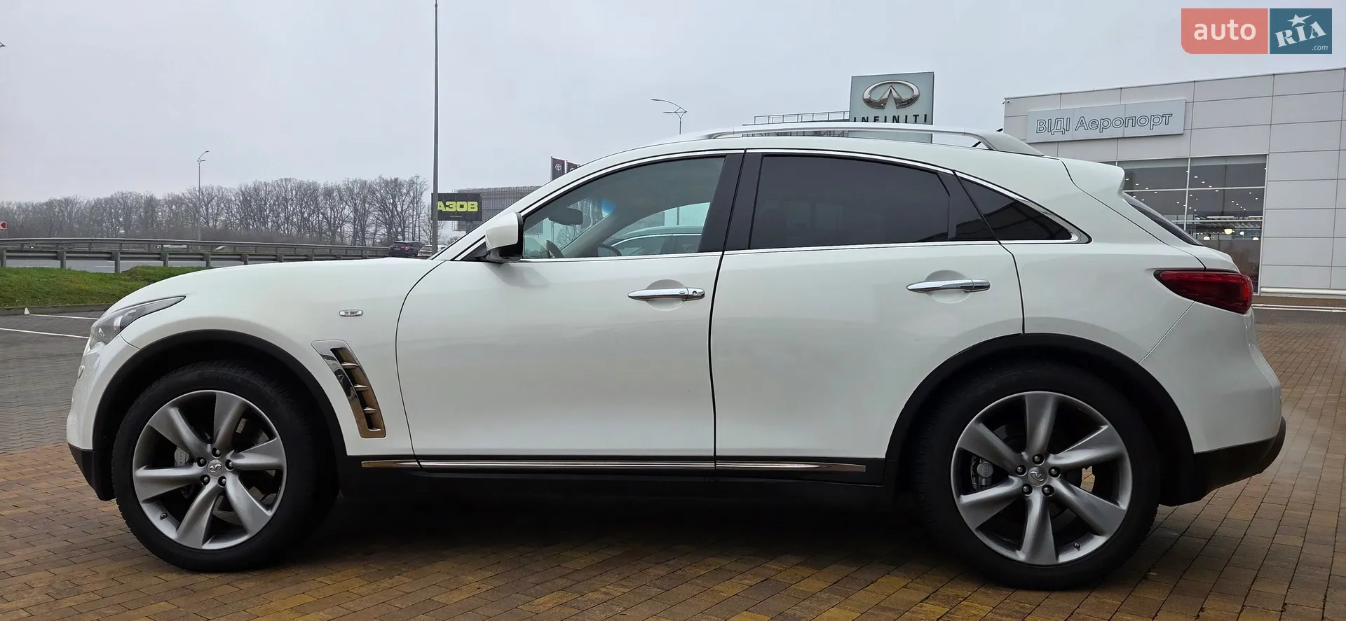 2011 Infiniti FX - мініатюра 10