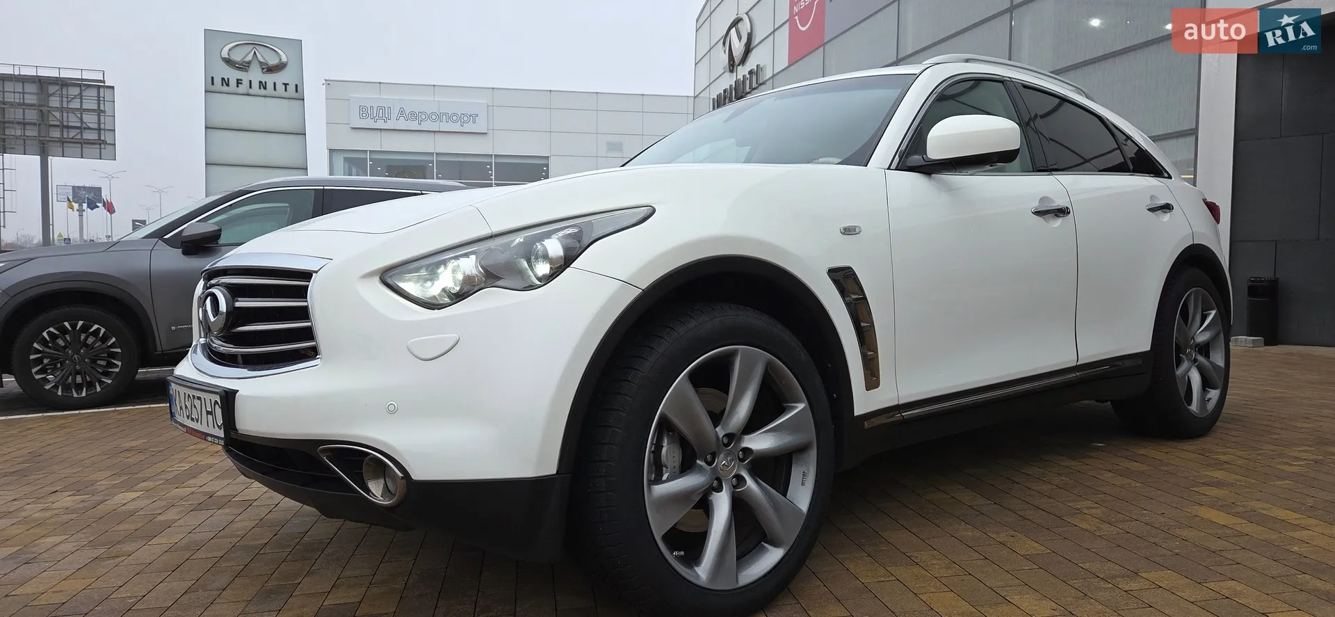 2011 Infiniti FX - мініатюра 11