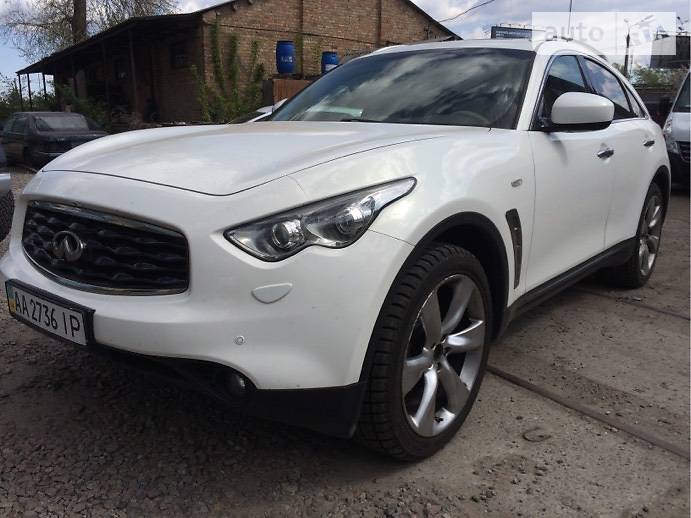 Infiniti FX 2010 года