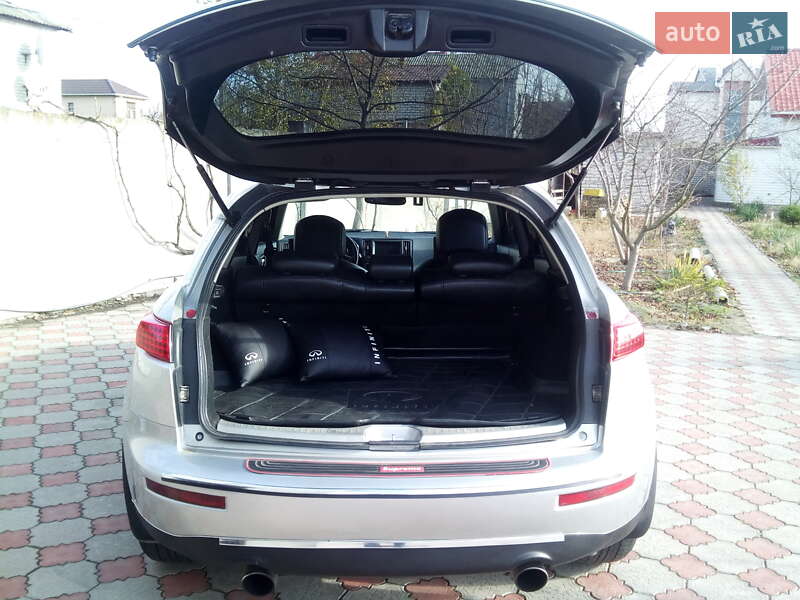 Позашляховик / Кросовер Infiniti FX 35 2006 в Чернівцях
