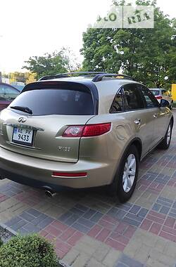Внедорожник / Кроссовер Infiniti FX 35 2005 в 