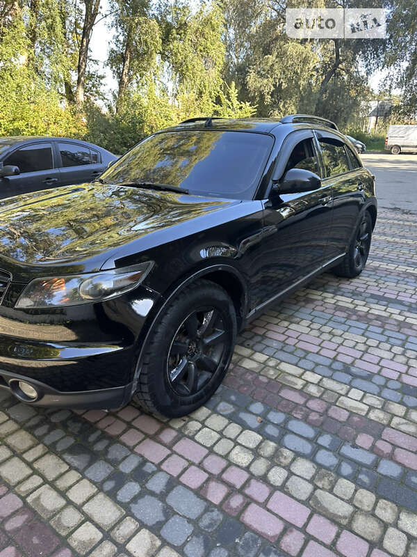 Позашляховик / Кросовер Infiniti FX 35 2004 в Чернівцях
