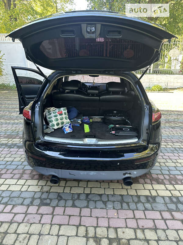 Позашляховик / Кросовер Infiniti FX 35 2004 в Чернівцях