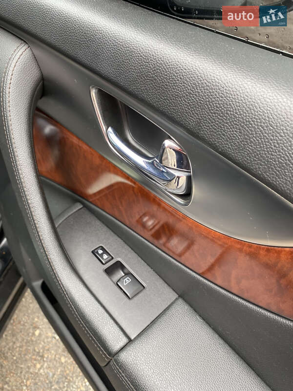 Внедорожник / Кроссовер Infiniti FX 35 2009 в Чугуеве фото 13 Внедорожник / Кроссовер Infiniti FX 35 2009 в Чугуеве