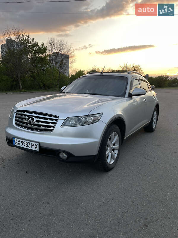 Позашляховик / Кросовер Infiniti FX 35 2004 в 