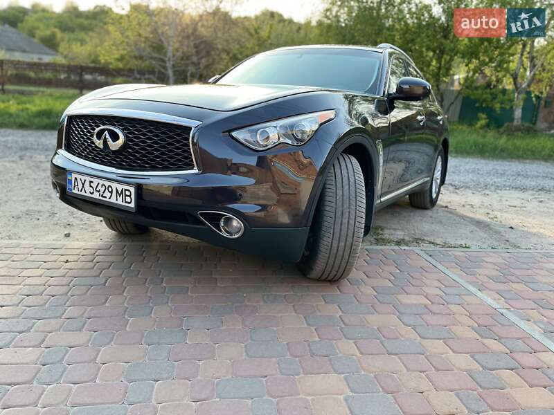 Позашляховик / Кросовер Infiniti FX 35 2012 в 