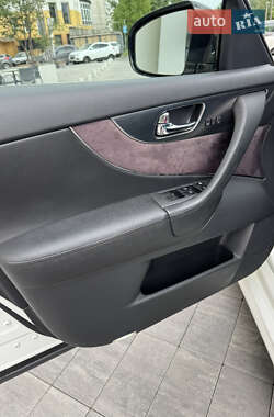 Внедорожник / Кроссовер Infiniti FX 35 2008 в 