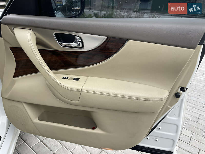 Позашляховик / Кросовер Infiniti FX 35 2008 в Житомирі