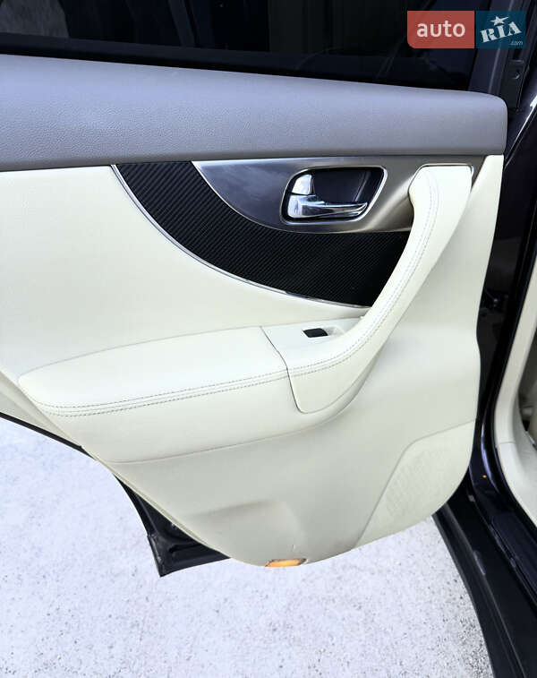 Позашляховик / Кросовер Infiniti FX 35 2008 в Одесі фото 16 Позашляховик / Кросовер Infiniti FX 35 2008 в Одесі