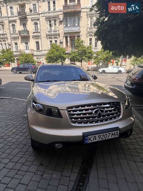Infiniti FX 35 2005