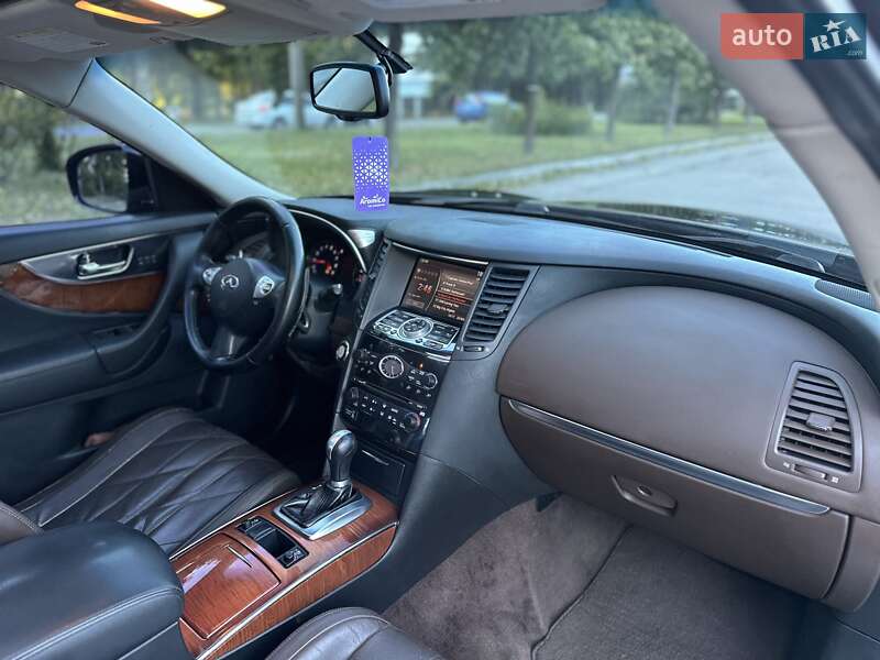 Позашляховик / Кросовер Infiniti FX 35 2008 в Умані