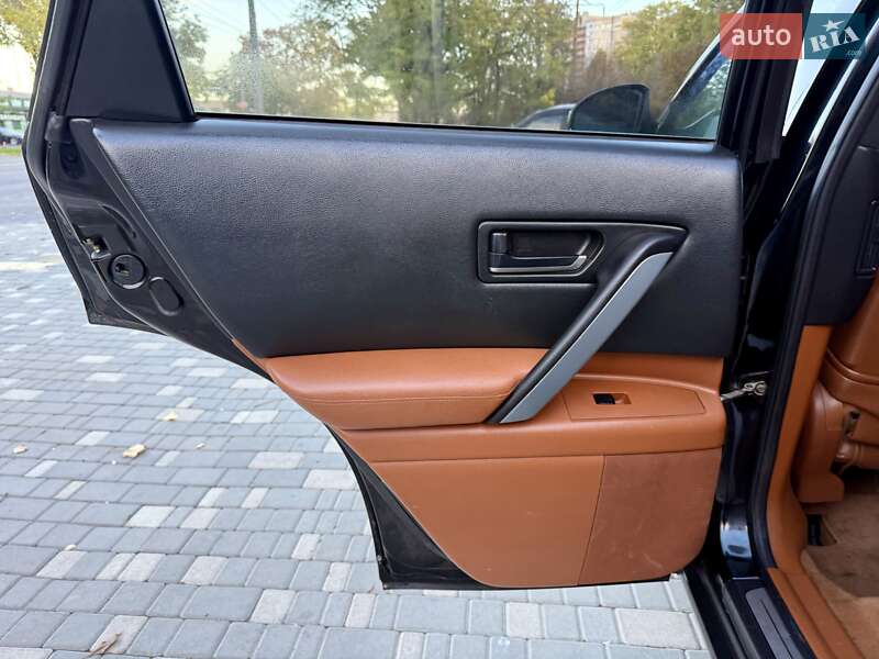 Внедорожник / Кроссовер Infiniti FX 35 2004 в Одессе