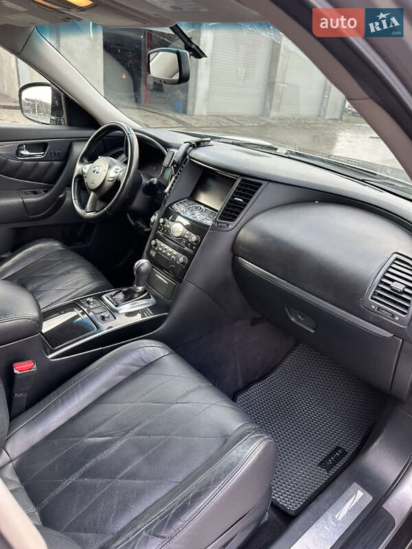 Внедорожник / Кроссовер Infiniti FX 35 2011 в Теофиполе