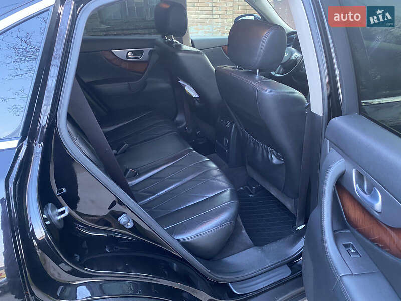 Позашляховик / Кросовер Infiniti FX 37 2012 в Ізмаїлі