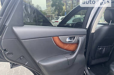Хэтчбек Infiniti FX 37 2013 в 